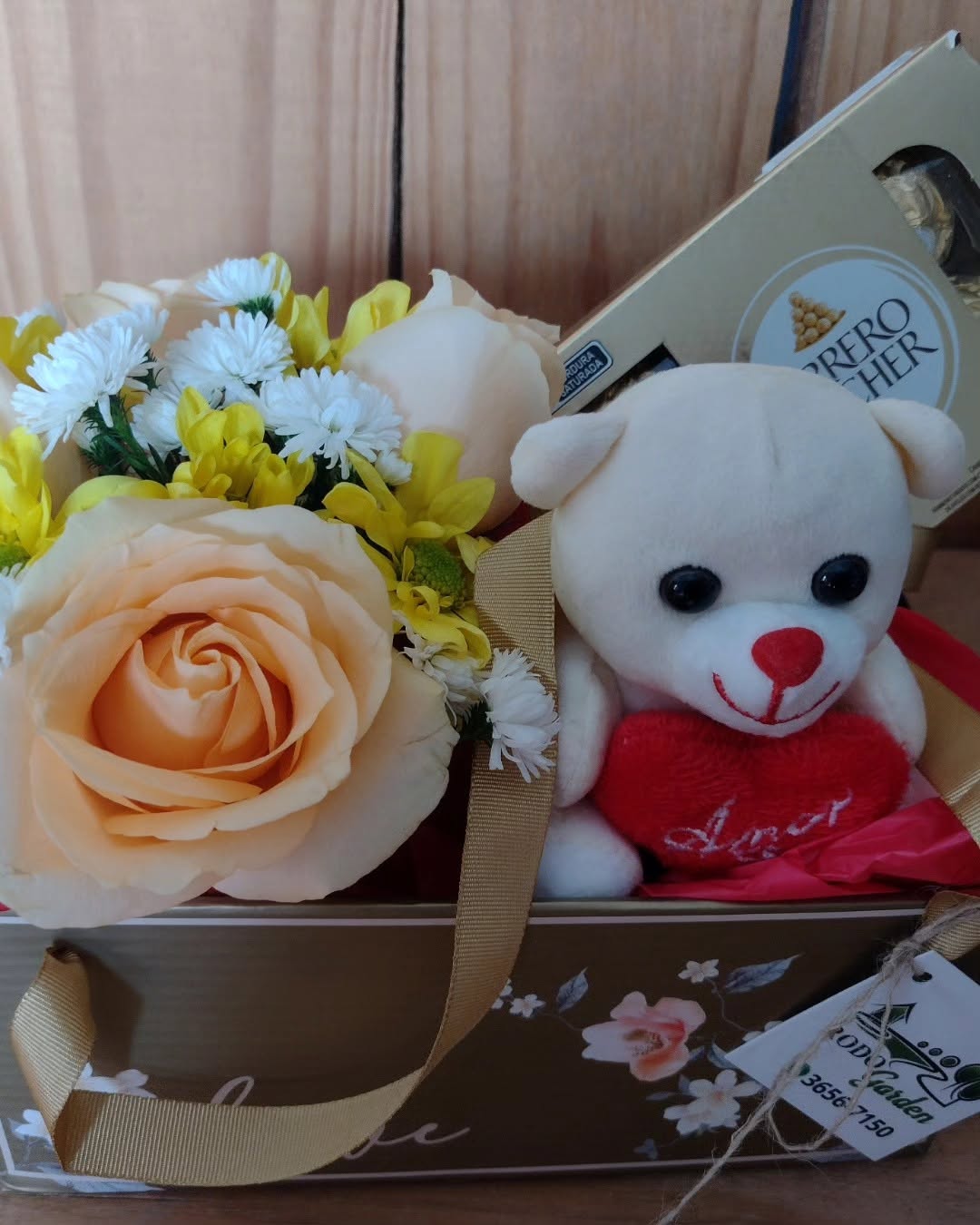 Arranjo Flores + Urso + Ferrero Rocher